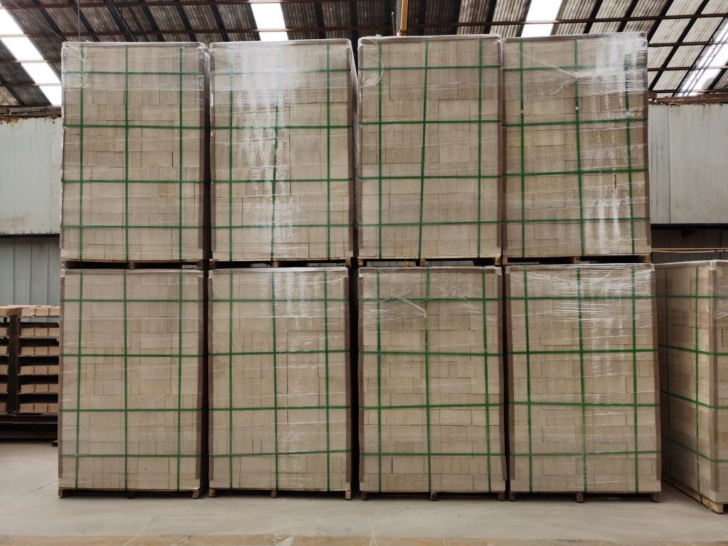 保溫磚廠(chǎng)家_輕質(zhì)磚理化指標(biāo)_輕質(zhì)保溫磚價(jià)格