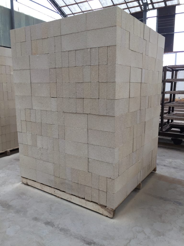 保溫磚廠(chǎng)家_輕質(zhì)磚理化指標(biāo)_輕質(zhì)保溫磚價(jià)格